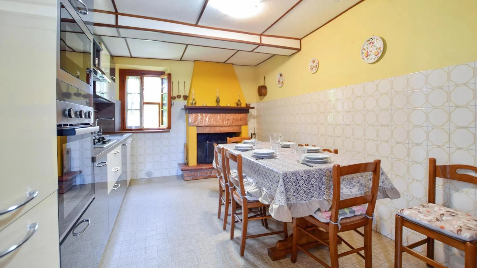 Holiday home Pet Friendly Home In Capezzano Pianore With Wifi